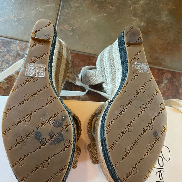 Halogen ankle tie wedges. - Picture 6 of 8